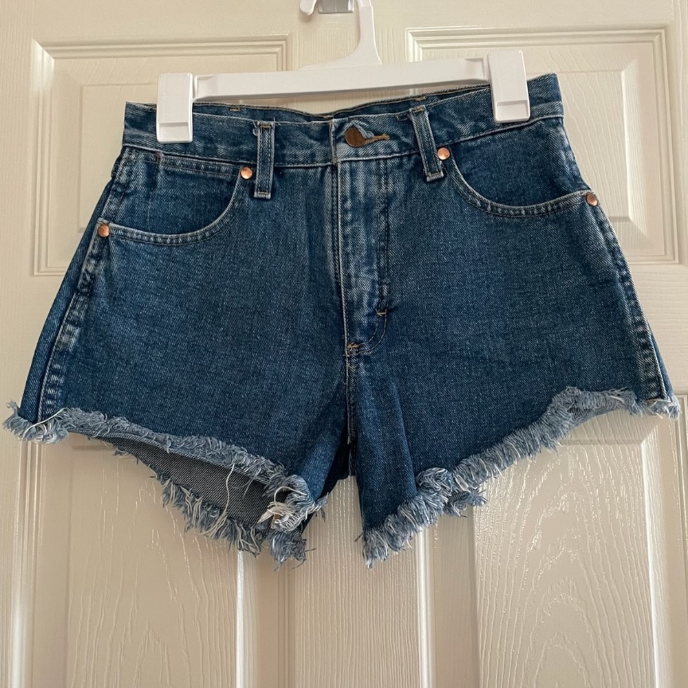 Wrangler cut off denim shorts (size 25)
